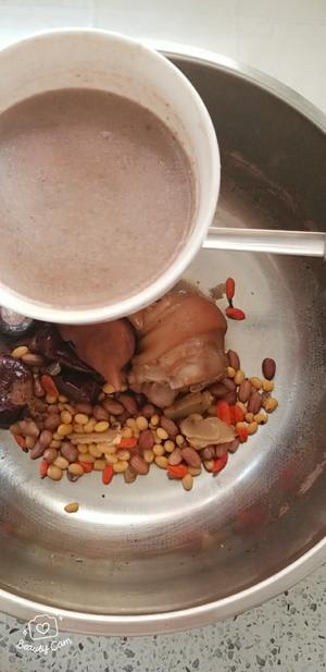 猪蹄下奶汤（超补）的做法 步骤3