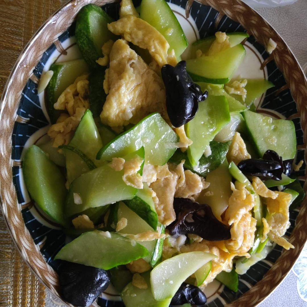 家常小炒之黄瓜木耳炒鸡蛋