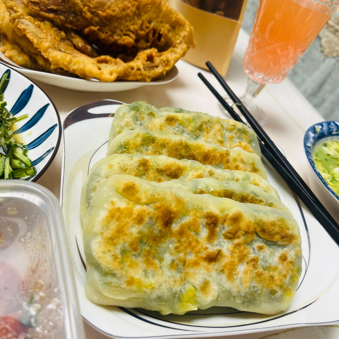 吹弹可破的韭菜盒子