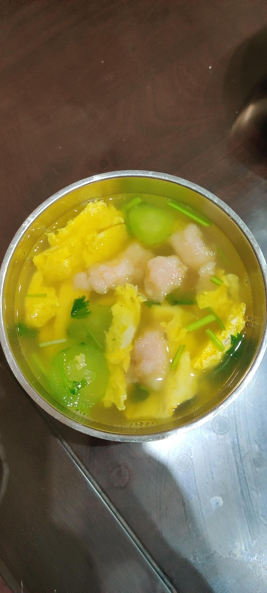 低卡饱腹、鲜美又爽口的黄瓜虾滑汤，减脂必备