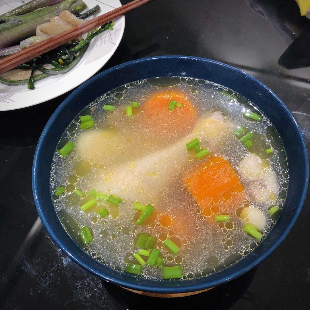 莲子马蹄鸡汤