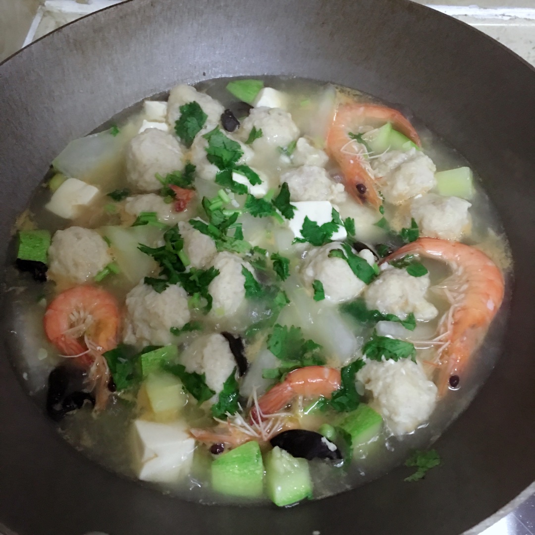 海鲜汤（自制鱼丸）的做法 步骤4