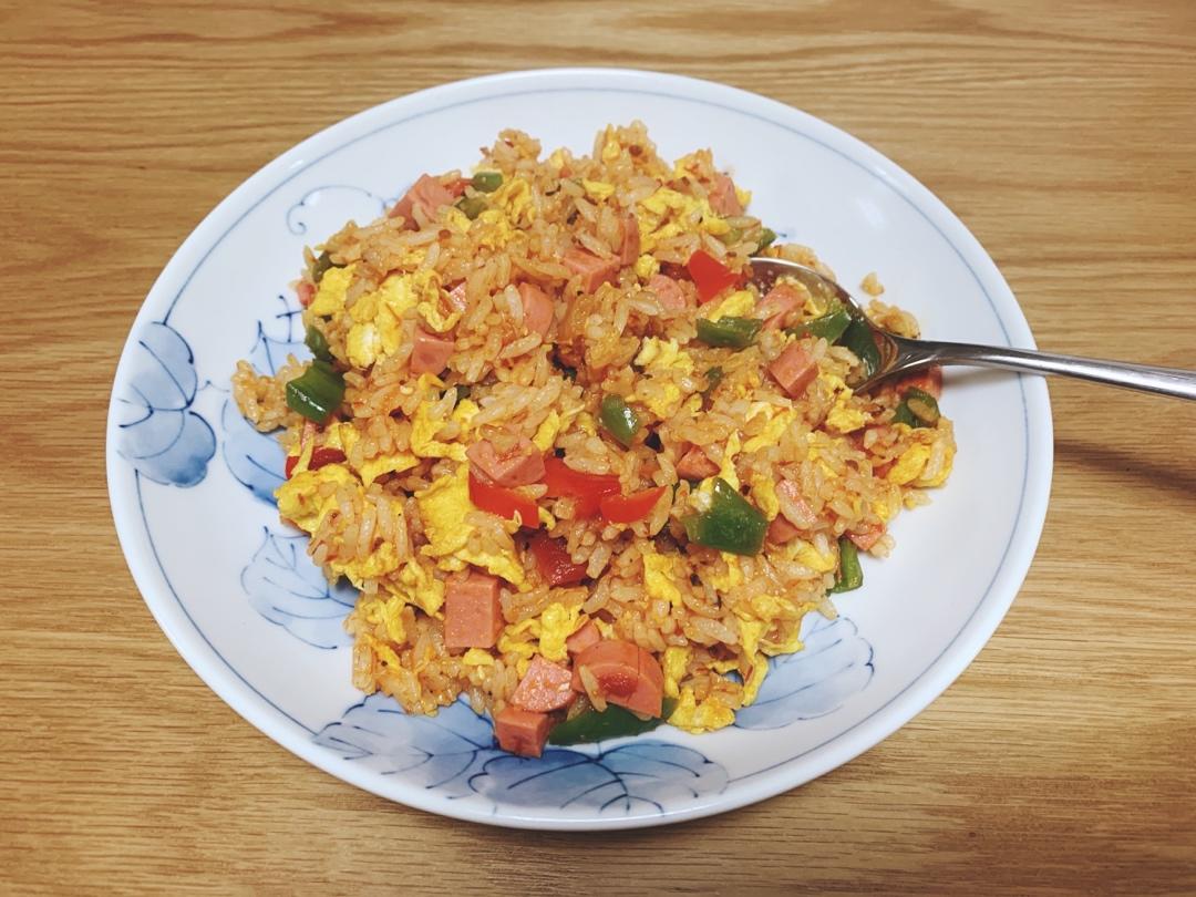 红色系茄汁炒饭