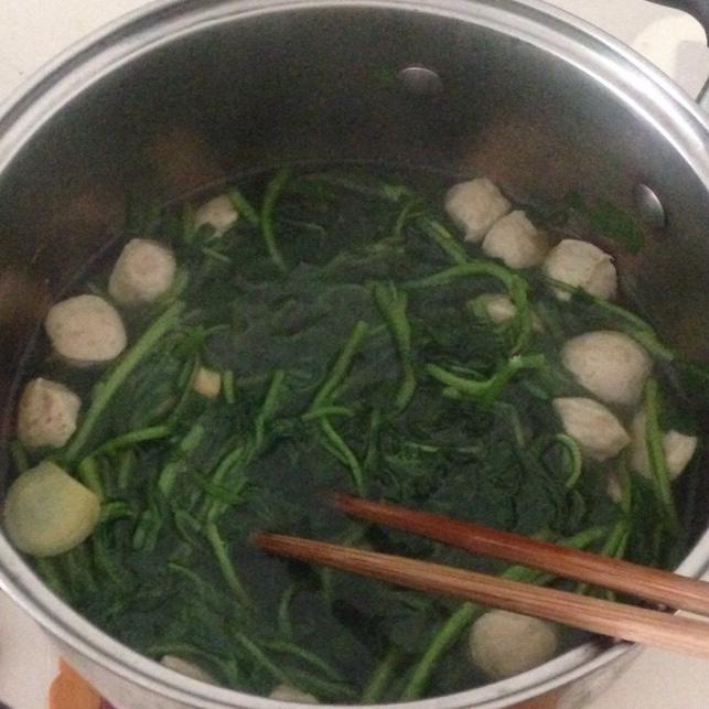 西洋菜滚肉丸汤