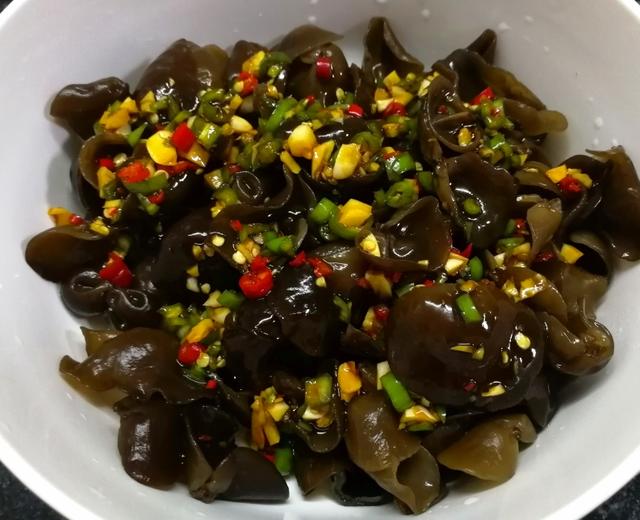 简单易上手的凉拌云耳的做法