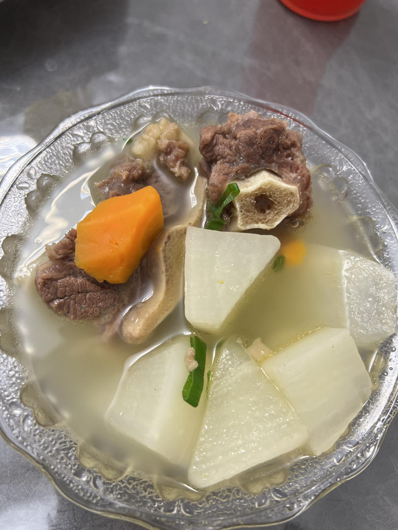 白萝卜牛尾汤