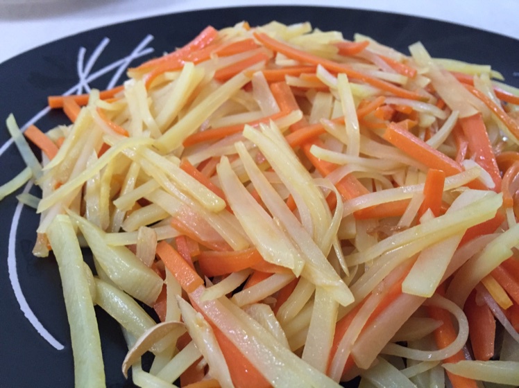 胡萝卜丝炒土豆丝