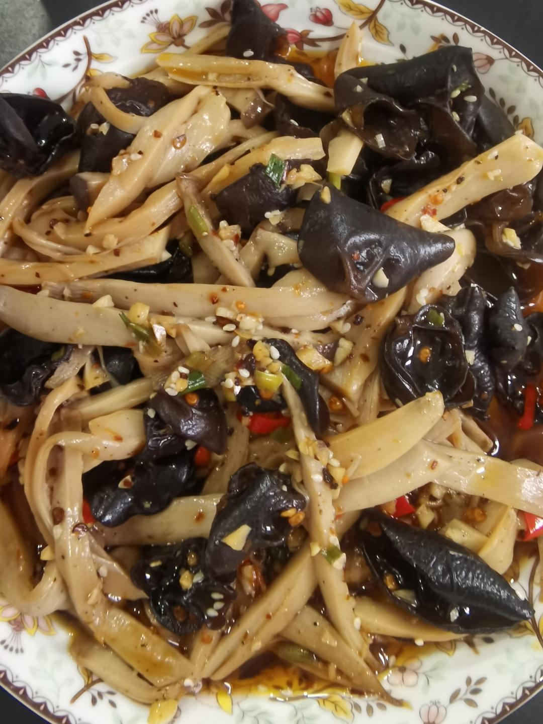 比肉还好吃的【手撕凉拌杏鲍菇】，上桌扫光光
