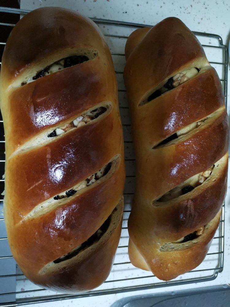 奶香果仁大列巴