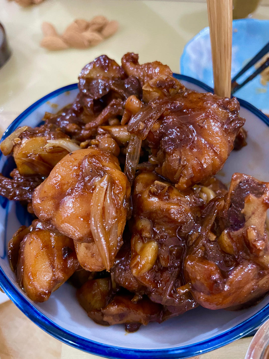 香味十足的沙姜鸡煲