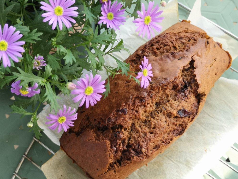 准备祖传的香蕉蓝莓玛芬蛋糕