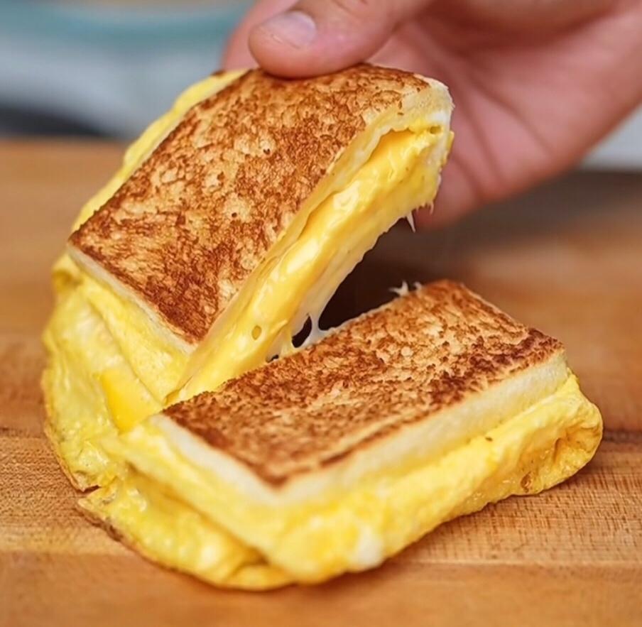 鸡蛋芝士吐司