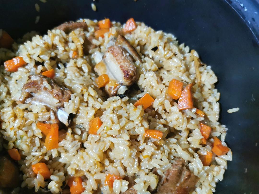 喷香排骨焖饭（爆好吃）