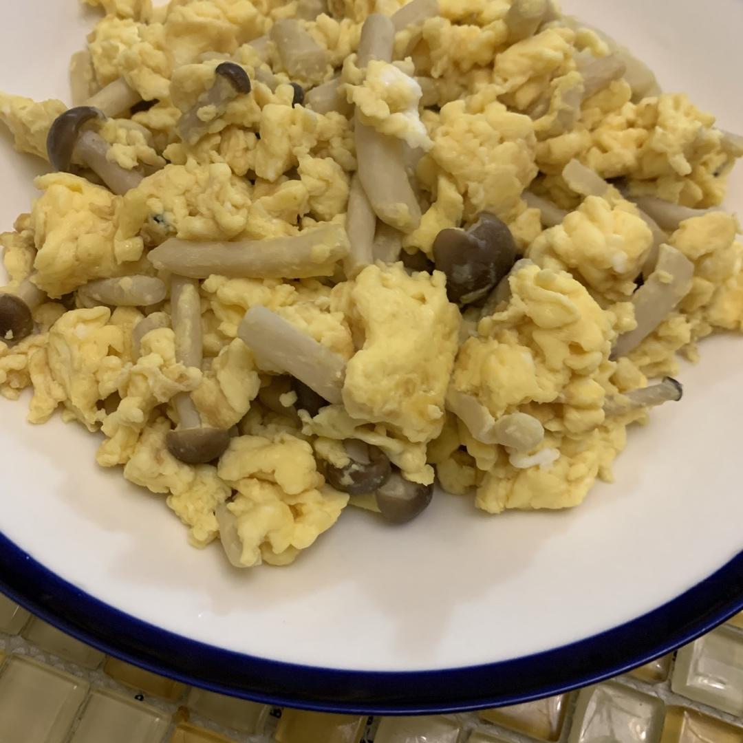 葱香蟹味菇滑蛋