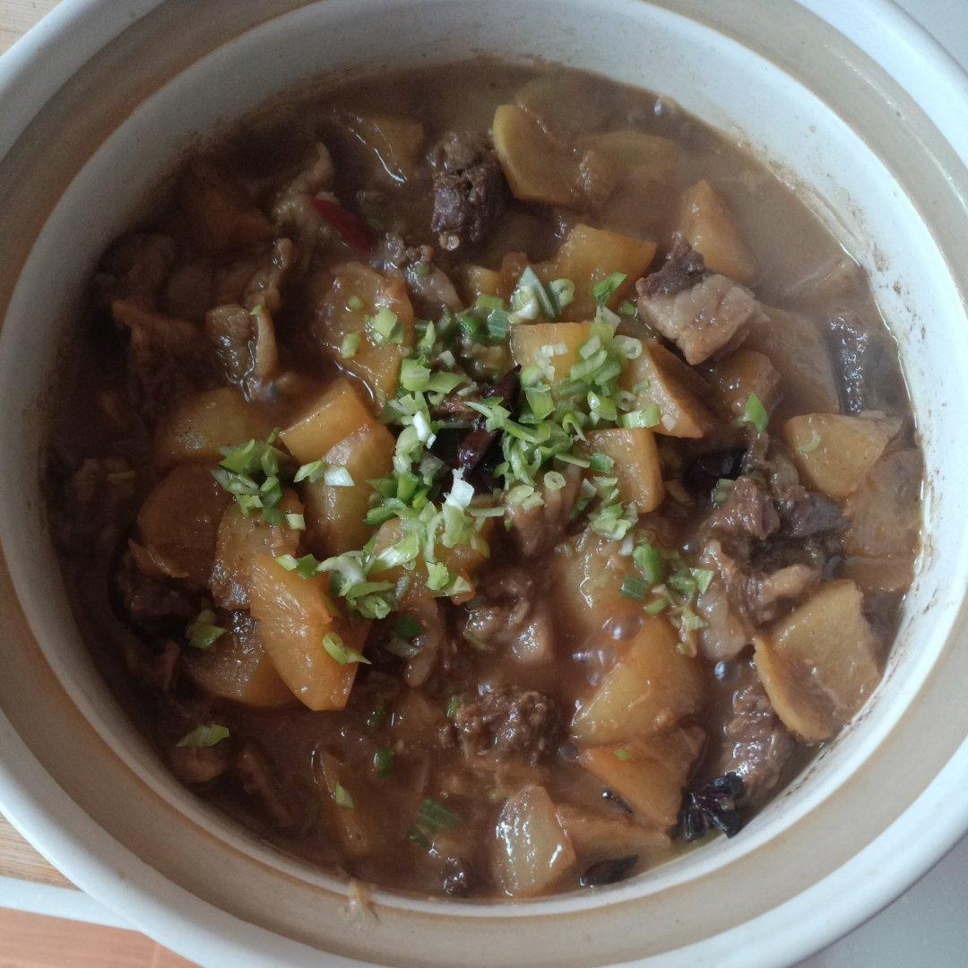 萝卜牛腩煲