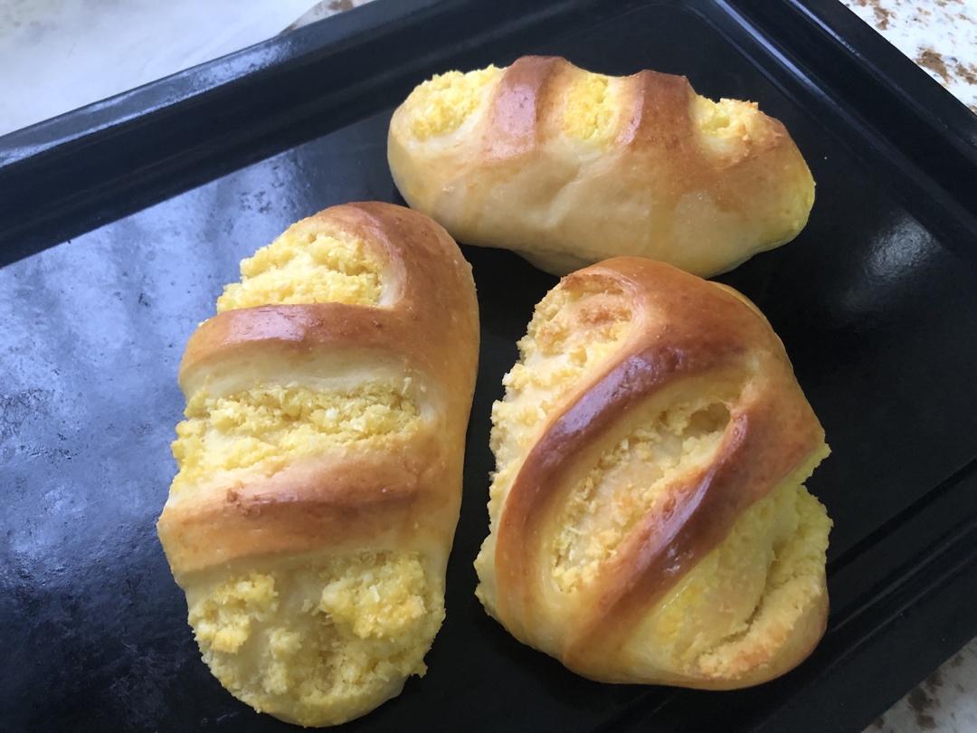 如棉花般松软的海苔肉松面包