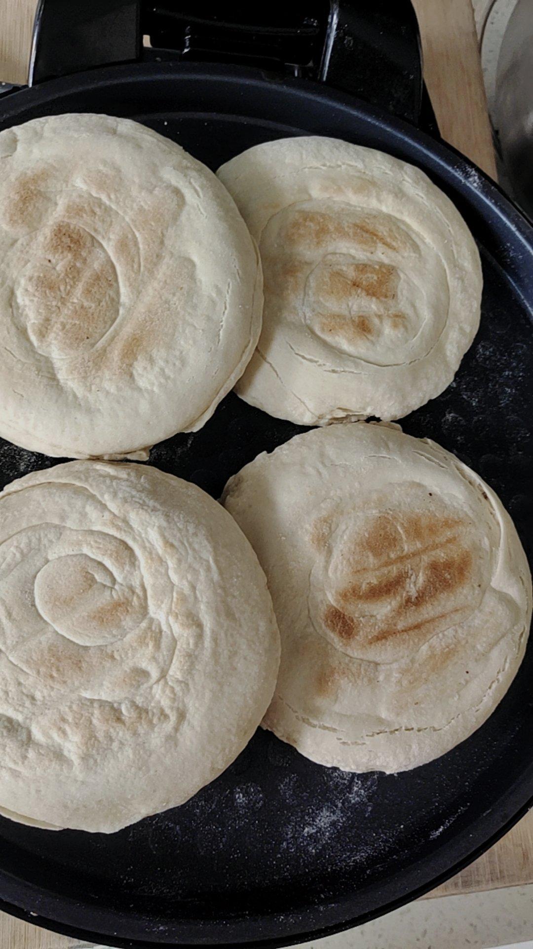 肉夹馍，白吉馍