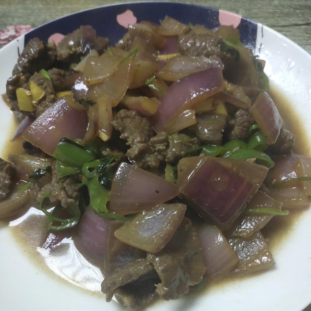 洋葱炒牛肉