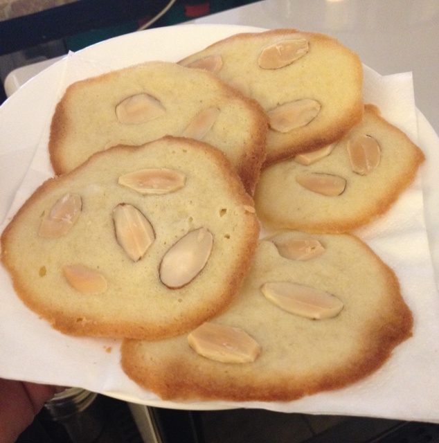 杏仁瓦片酥