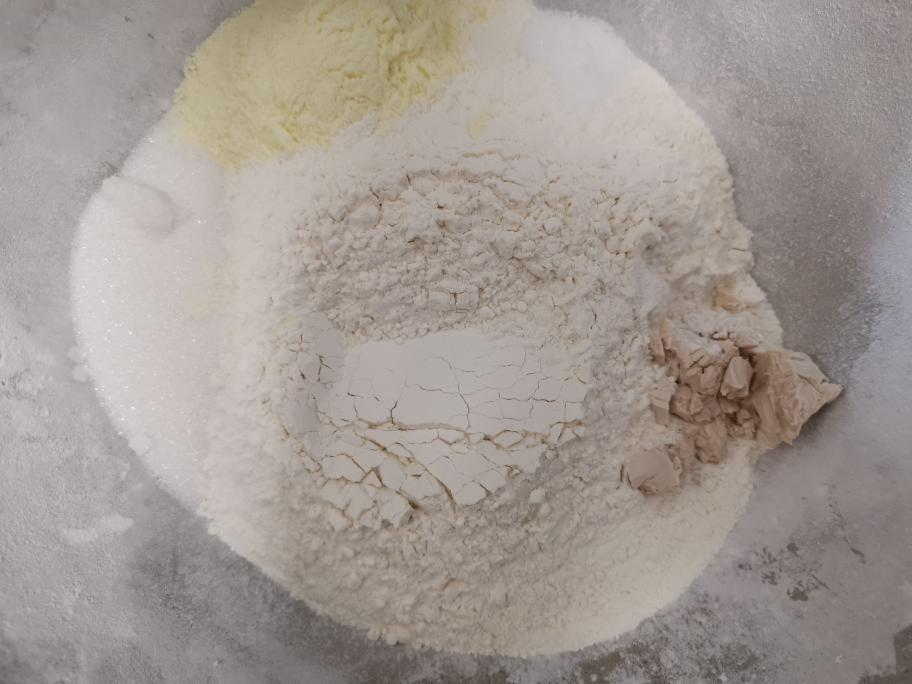 纯奶手撕吐司的做法 步骤1