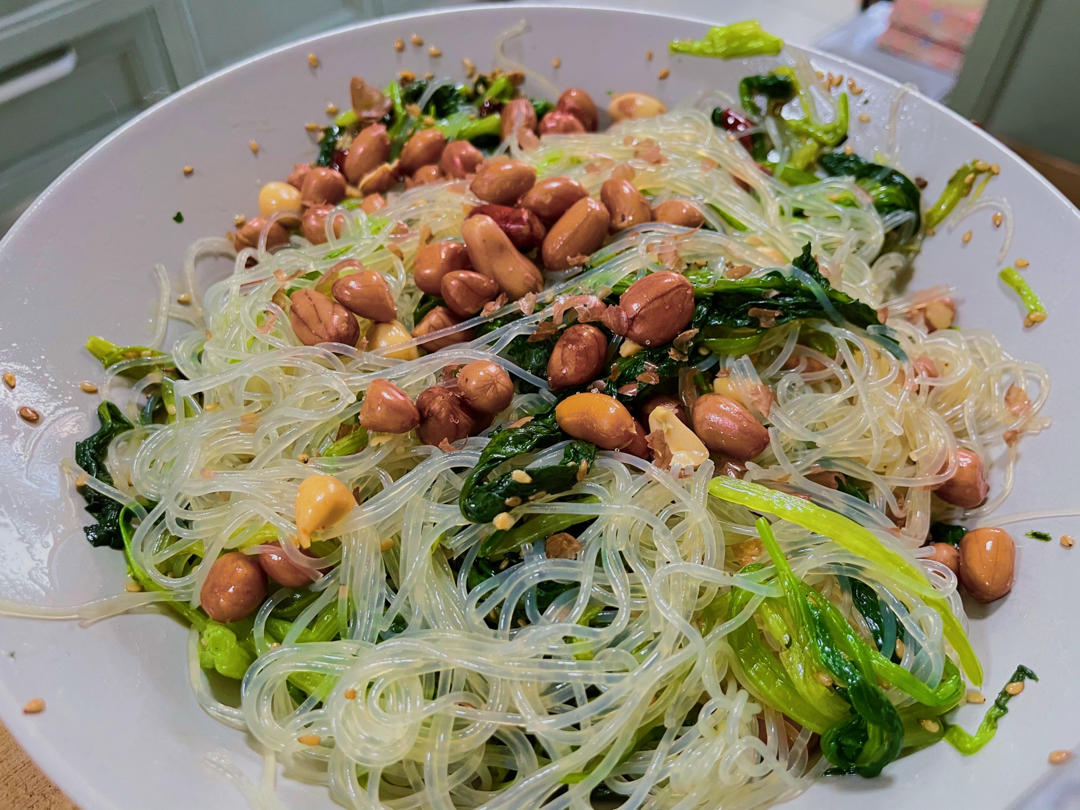 开胃爽口又营养的菠菜拌粉丝
