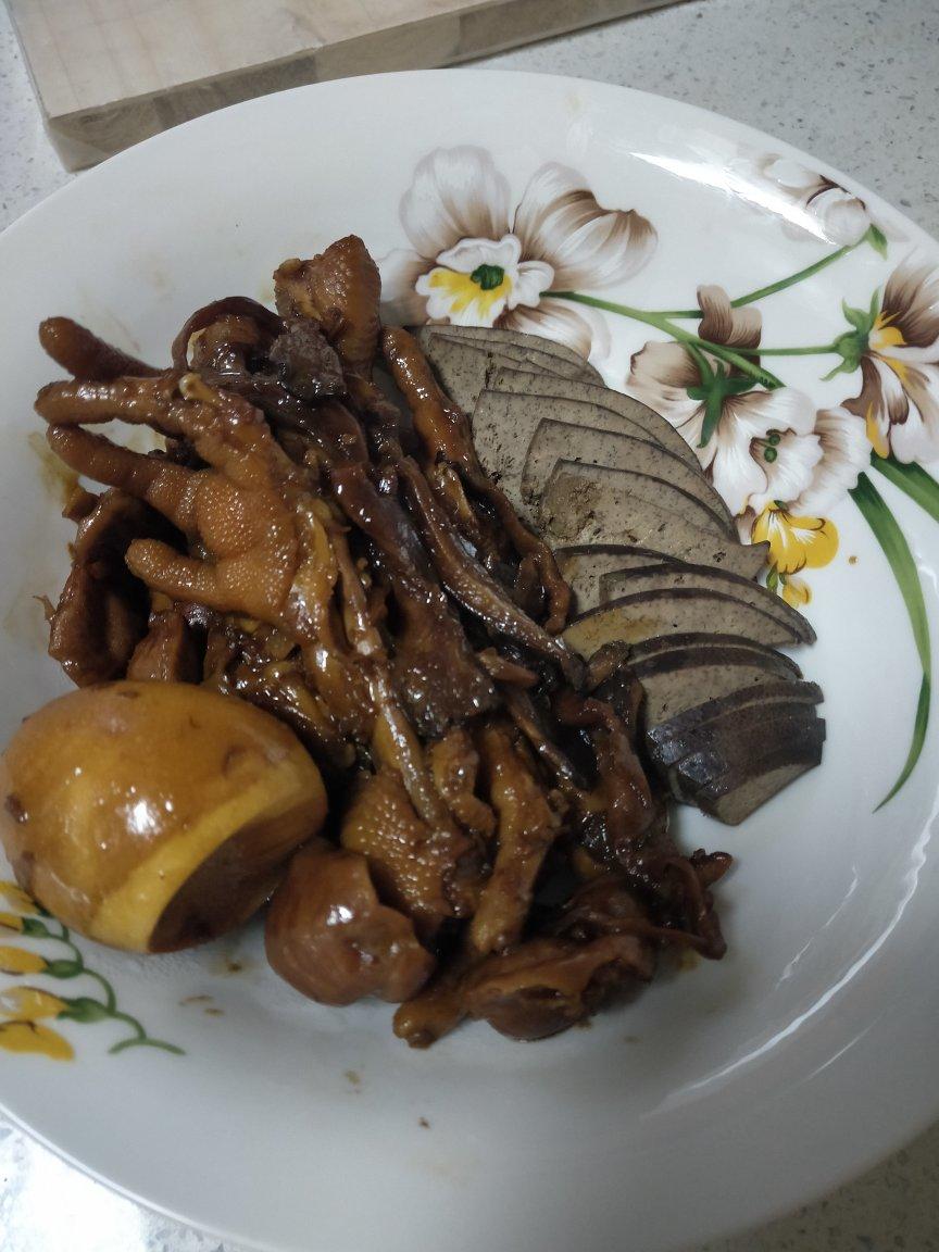 卤猪心、猪肝（卤心肝）