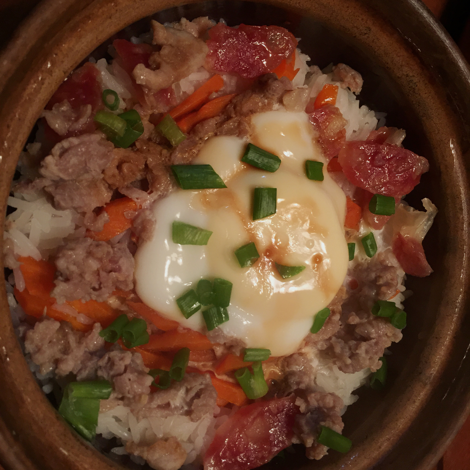 香菇肉末窝蛋煲仔饭