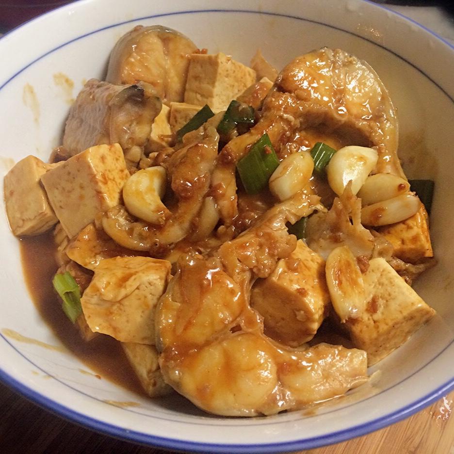 香蒜鲶鱼豆腐煲