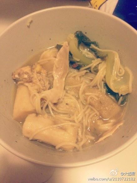 川贝母山药枸杞红枣鸡汤的做法