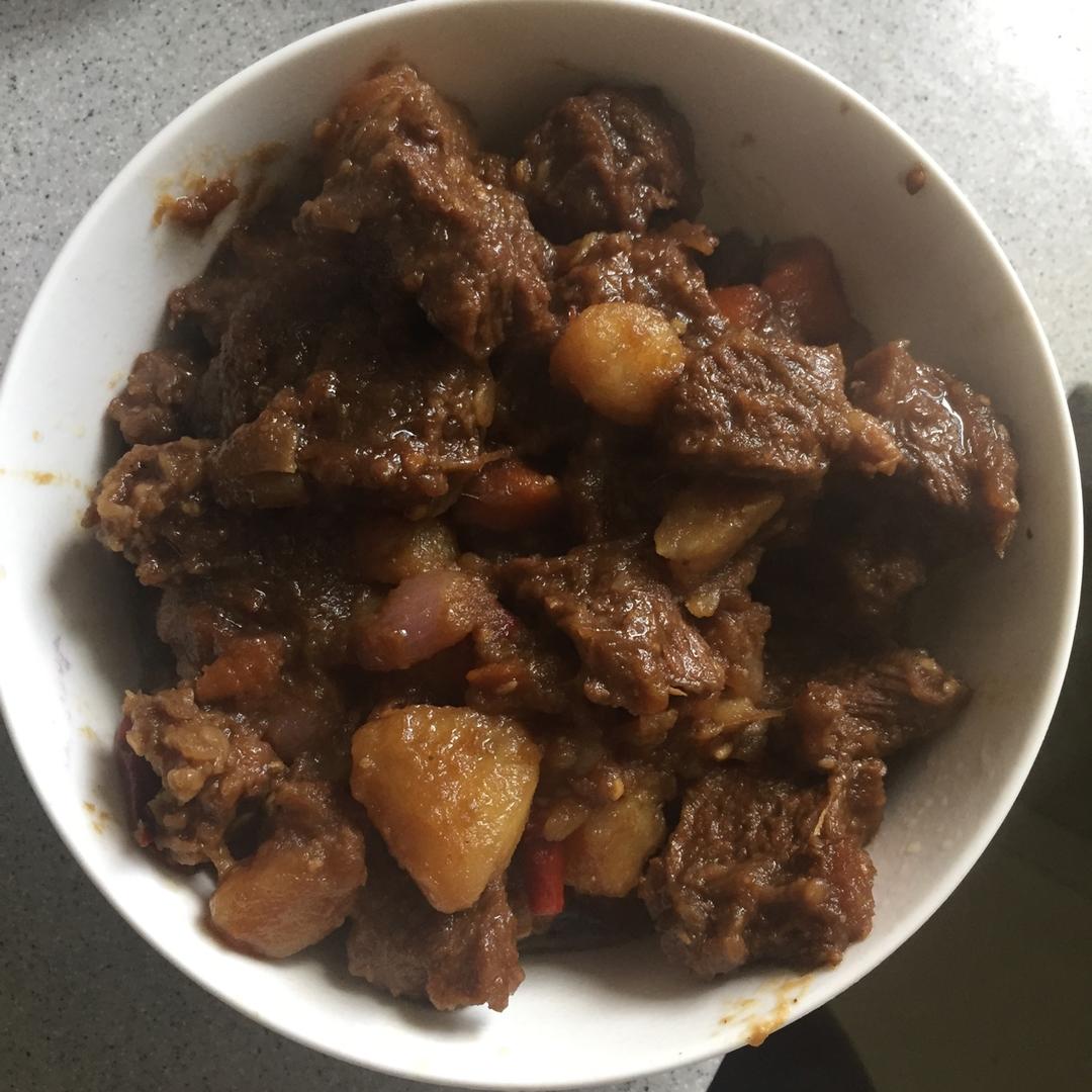 胡萝卜土豆烧牛腩
