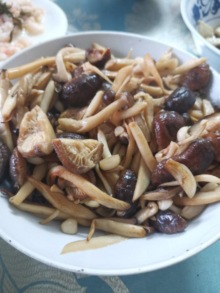 鲜掉眉毛的蚝油炒杂菇