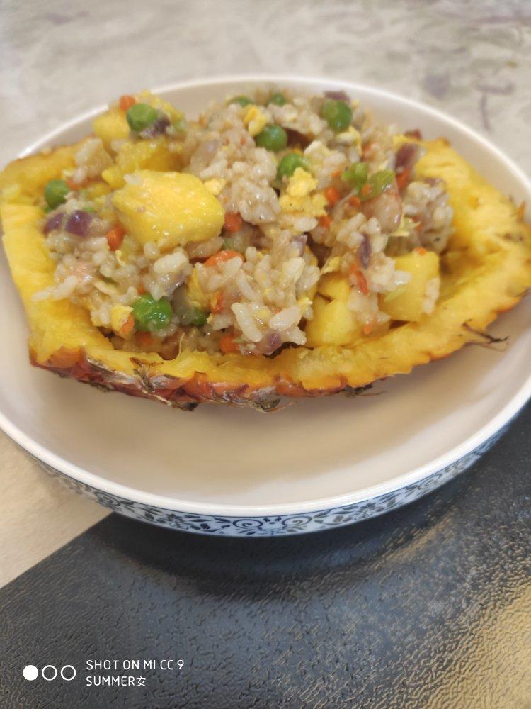 虾仁菠萝炒饭