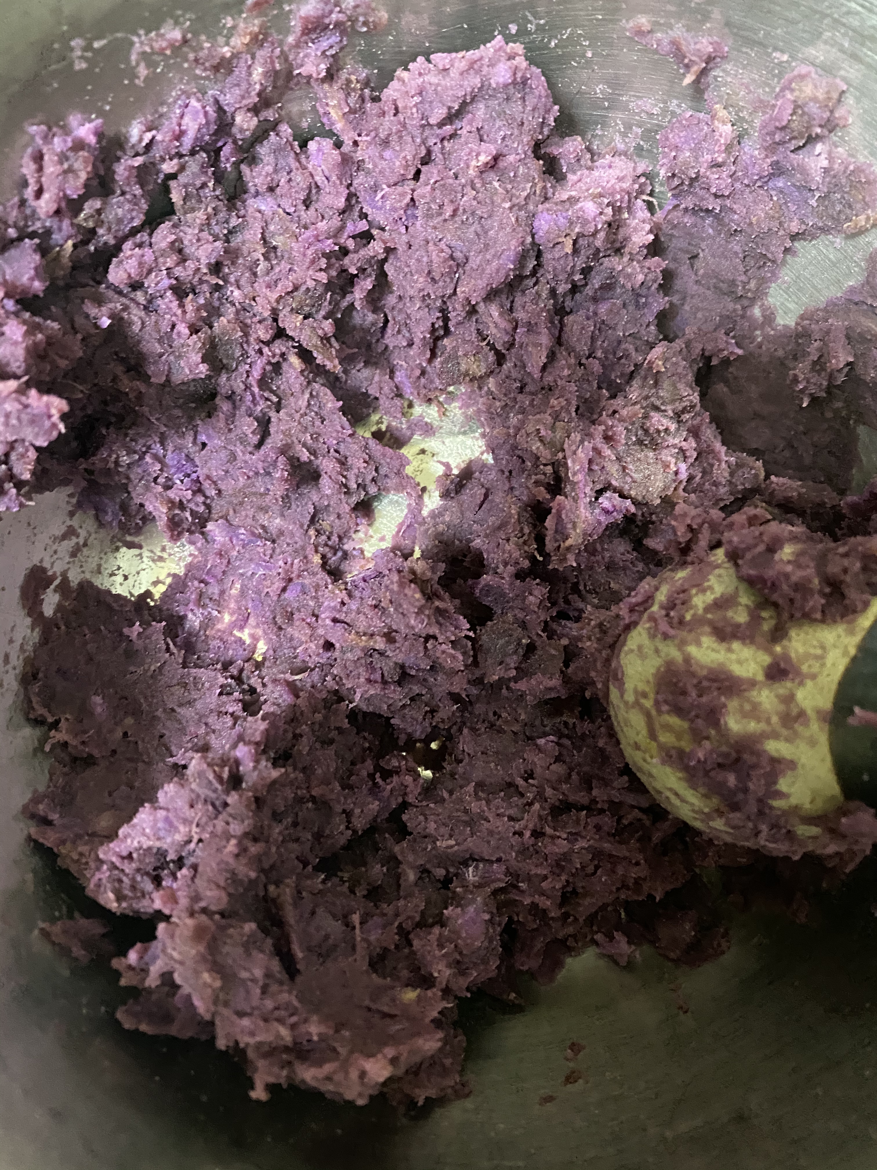 紫薯肉松红豆软欧包的做法 步骤1