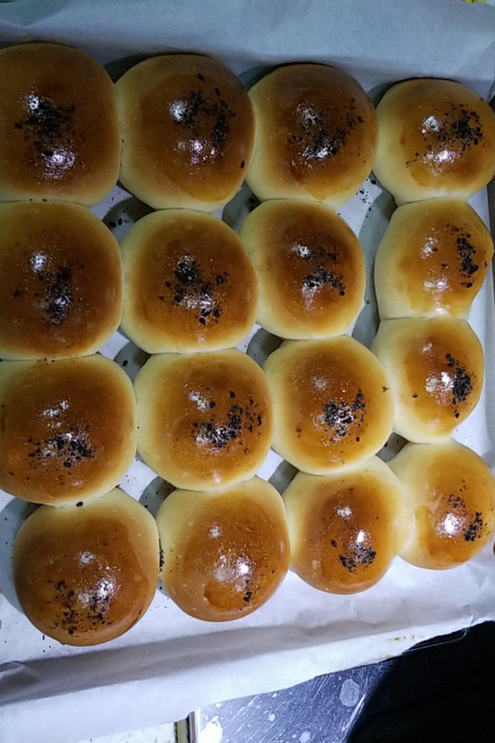 大人小孩都爱不释口的【蜂蜜牛奶小餐包】