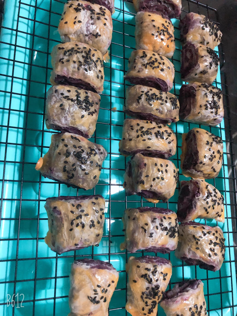 万能的手抓饼系列～紫薯酥
