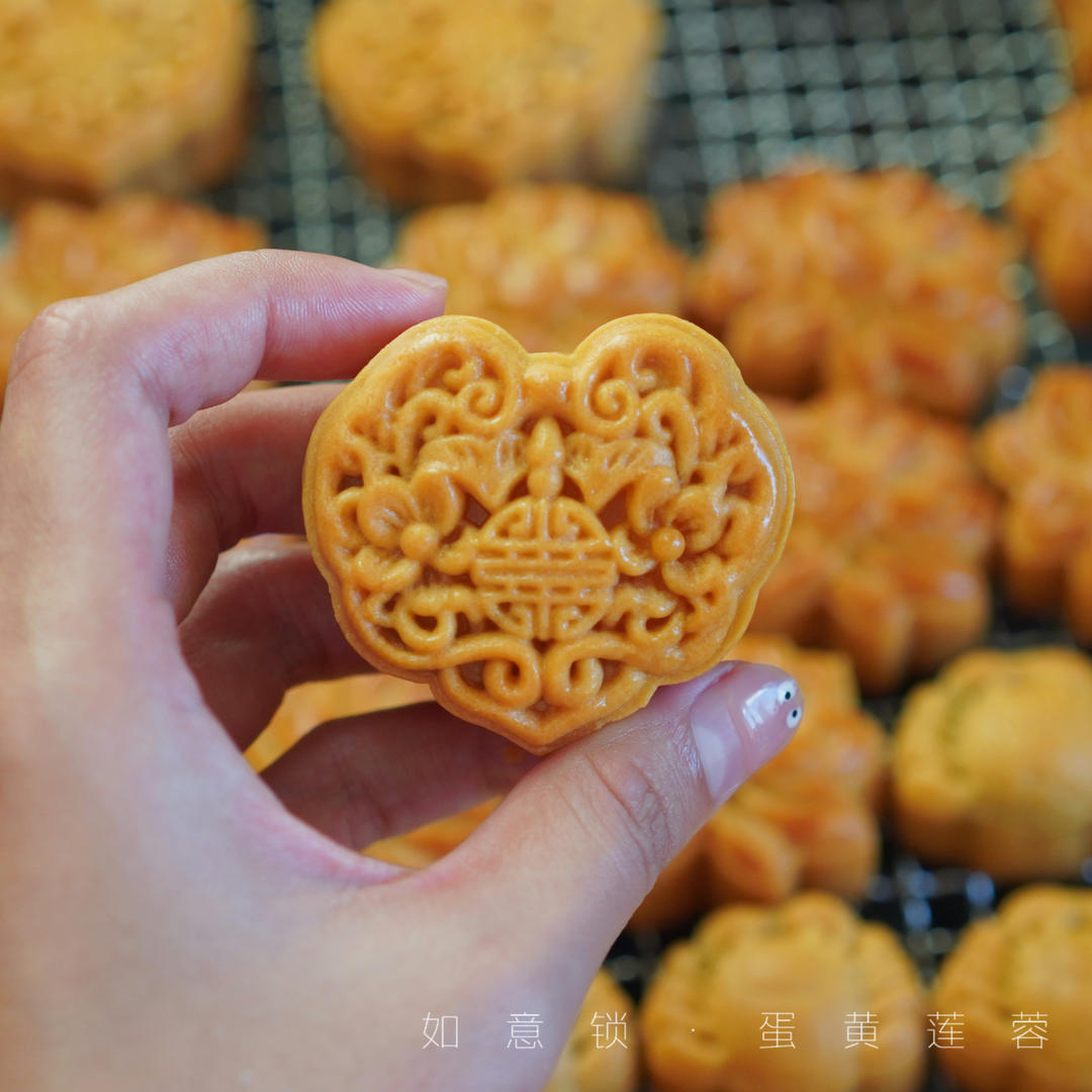 广式莲蓉蛋黄月饼/久吃不厌的经典组合