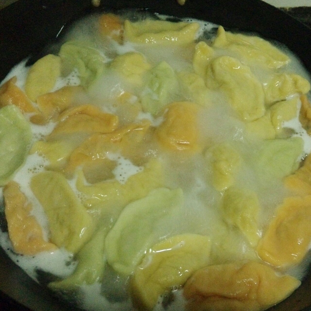 彩色水饺