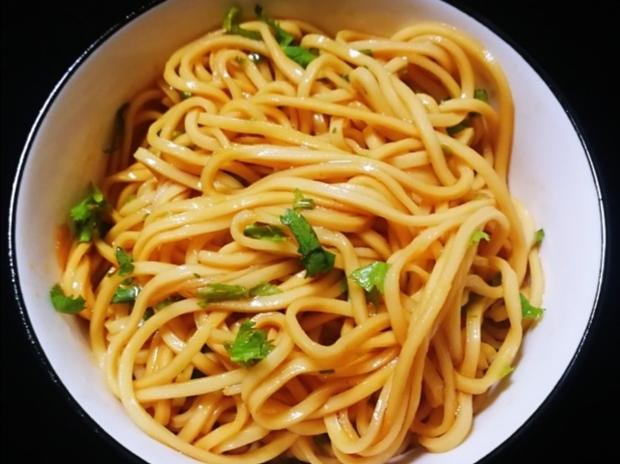 葱油拌面～附详细葱油做法