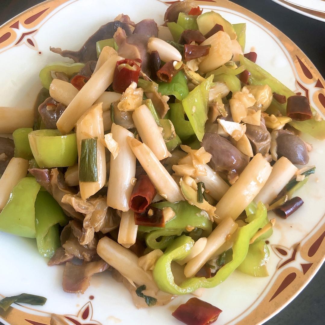 泡藕带炒鸡胗