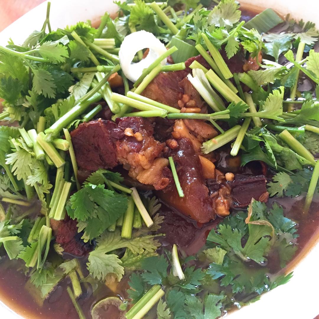 焖牛腩