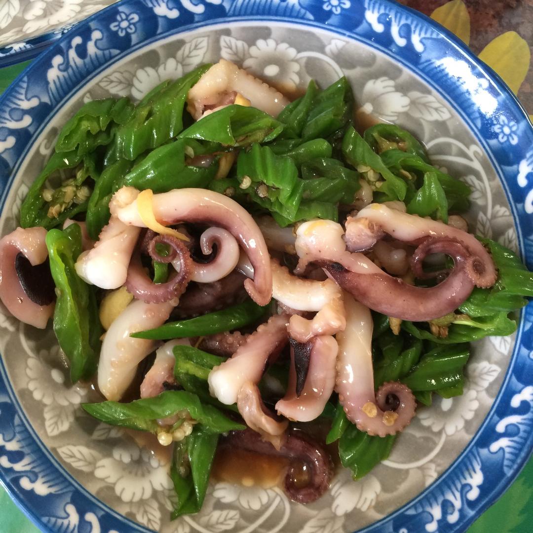 meilindong老窝做的青椒墨鱼