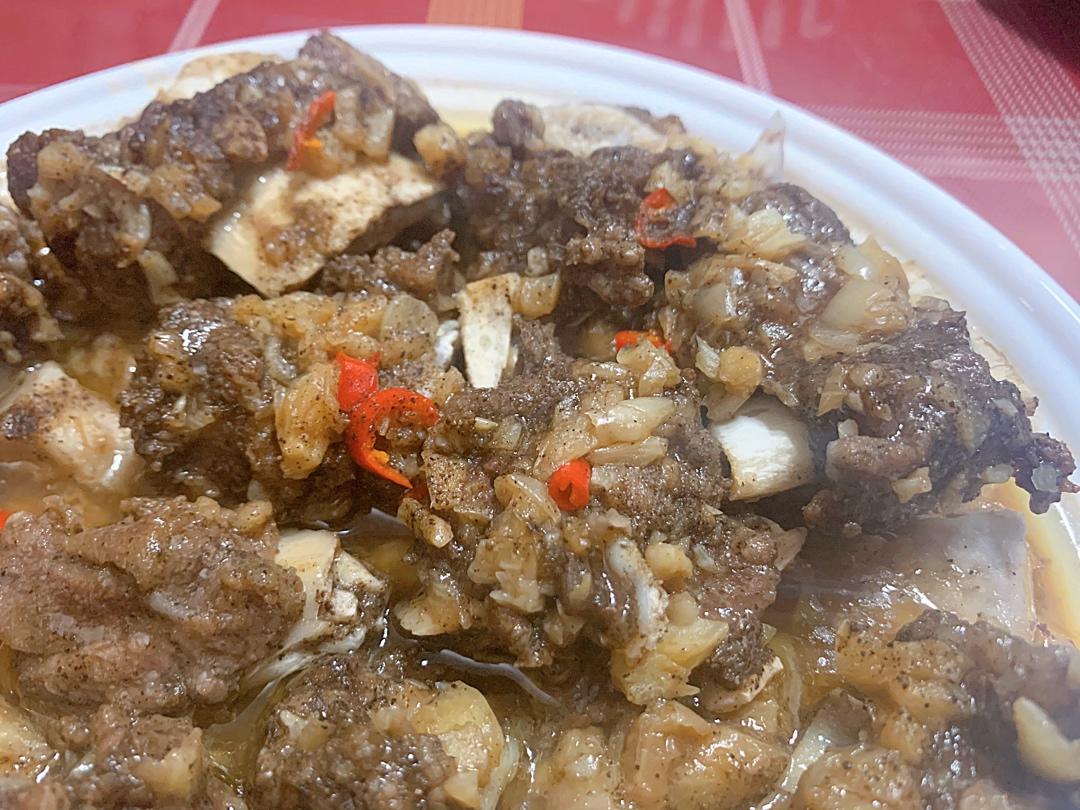 惹味下饭的黑椒蒸牛仔骨（超简单）