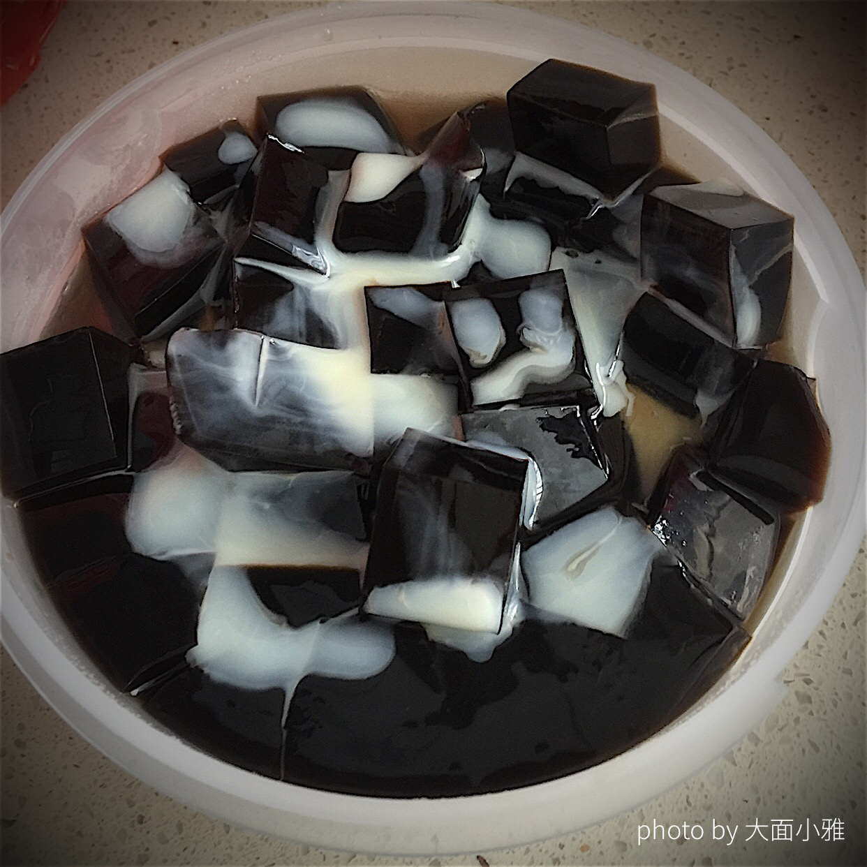 大面小雅做的广式黑凉粉