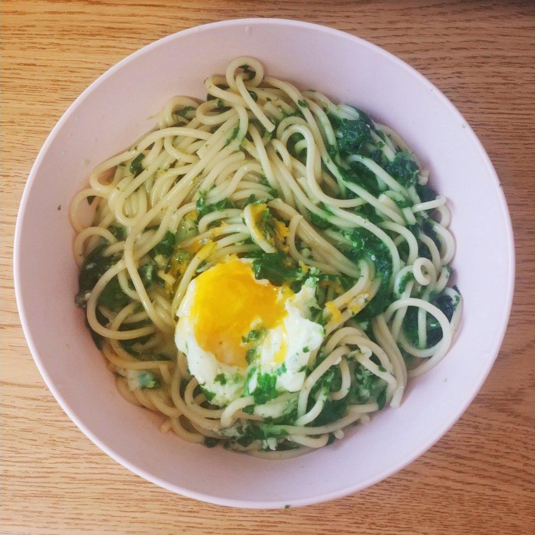 【减脂吖】菠菜青酱意面，只想在好看的路上越走越远