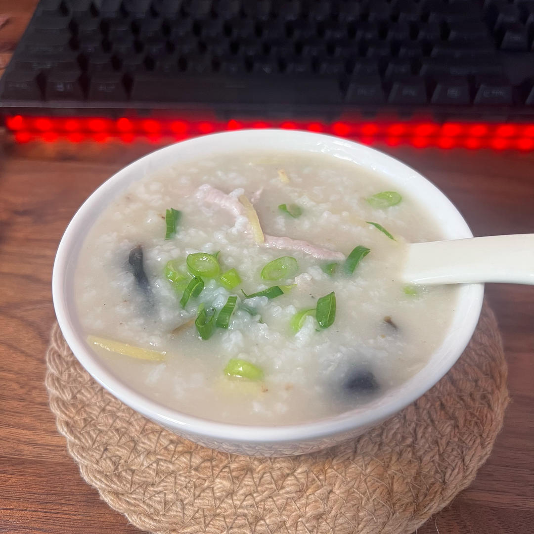 堂妈小厨——超好喝的皮蛋瘦肉粥