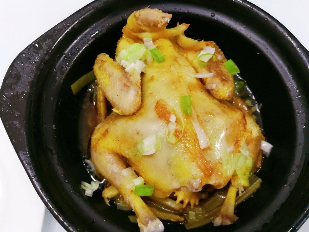 无水葱油童子鸡一一转自微博菜谱（Le Creuset铸铁炖锅）