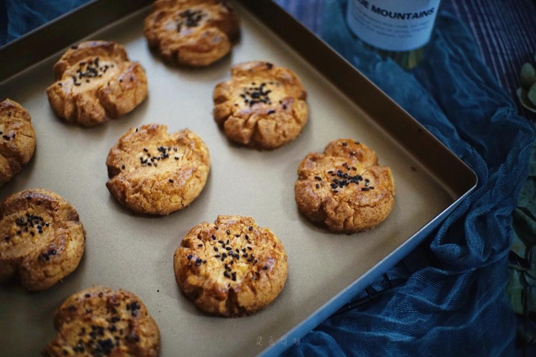 轻轻一按就碎掉的原味桃酥（不输猪油版）