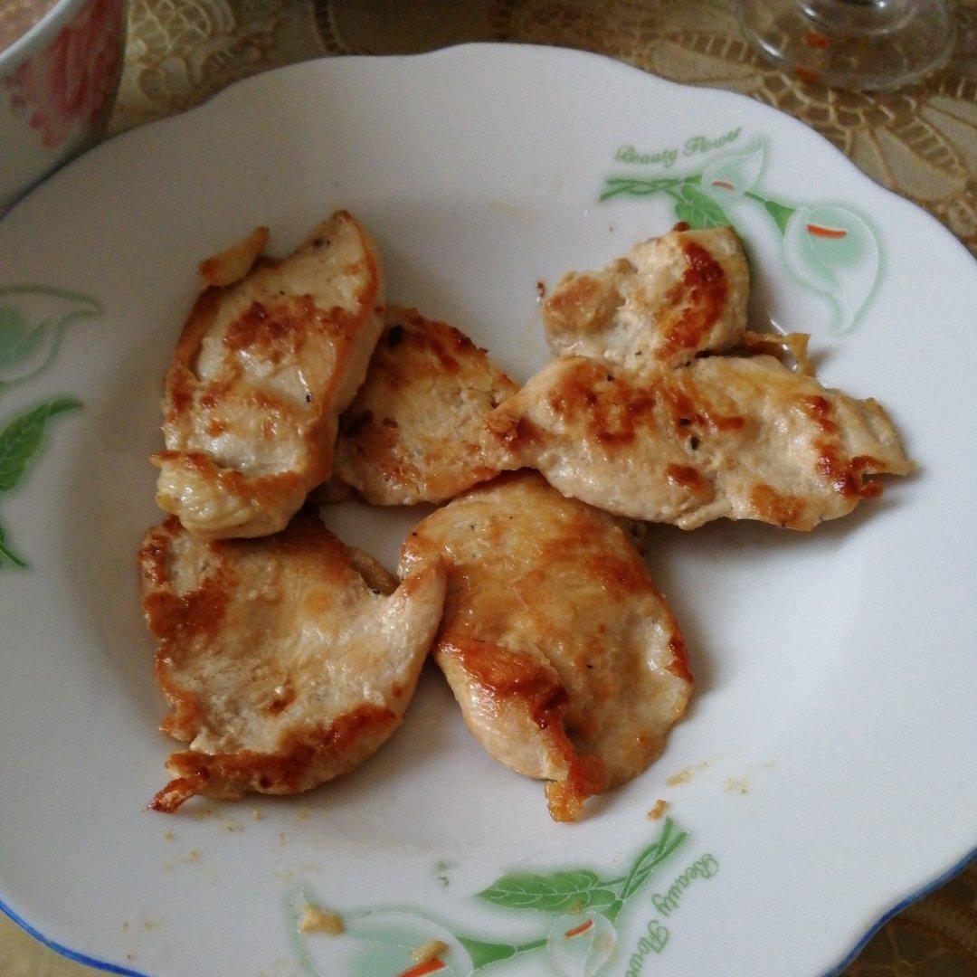 健身厨男版：香煎滑嫩鸡胸肉，全网最流行的鸡胸吃法！
