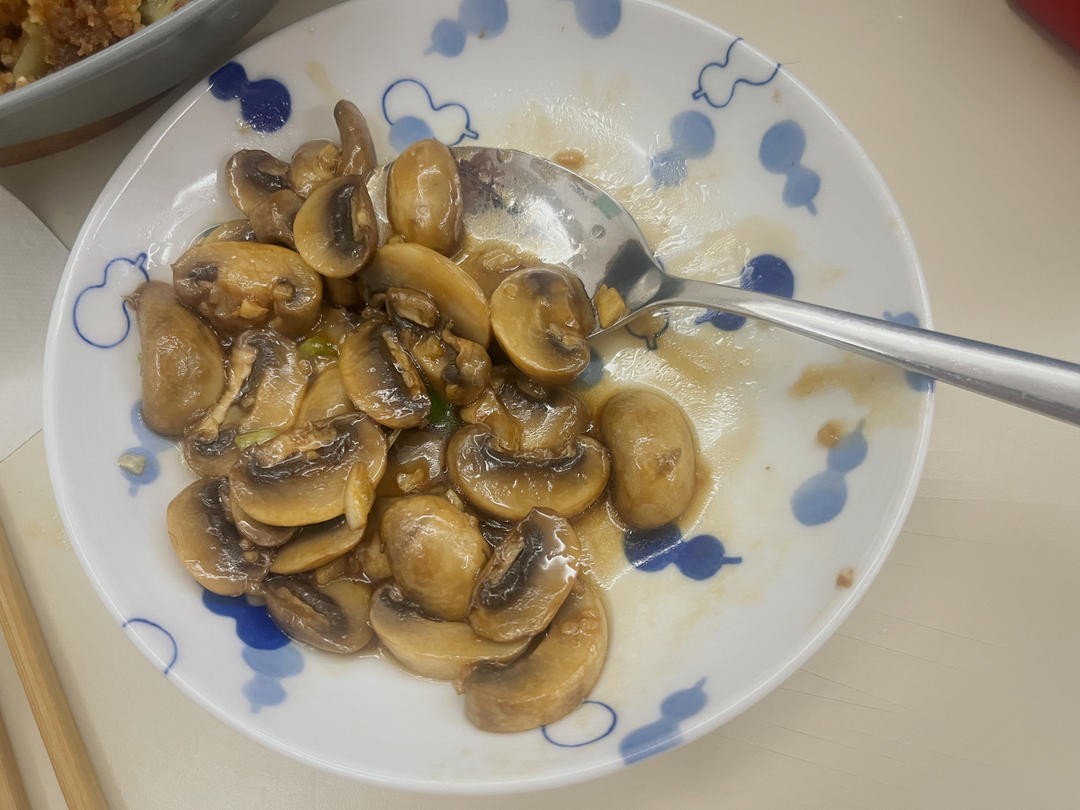 素炒口蘑（快手家常菜）