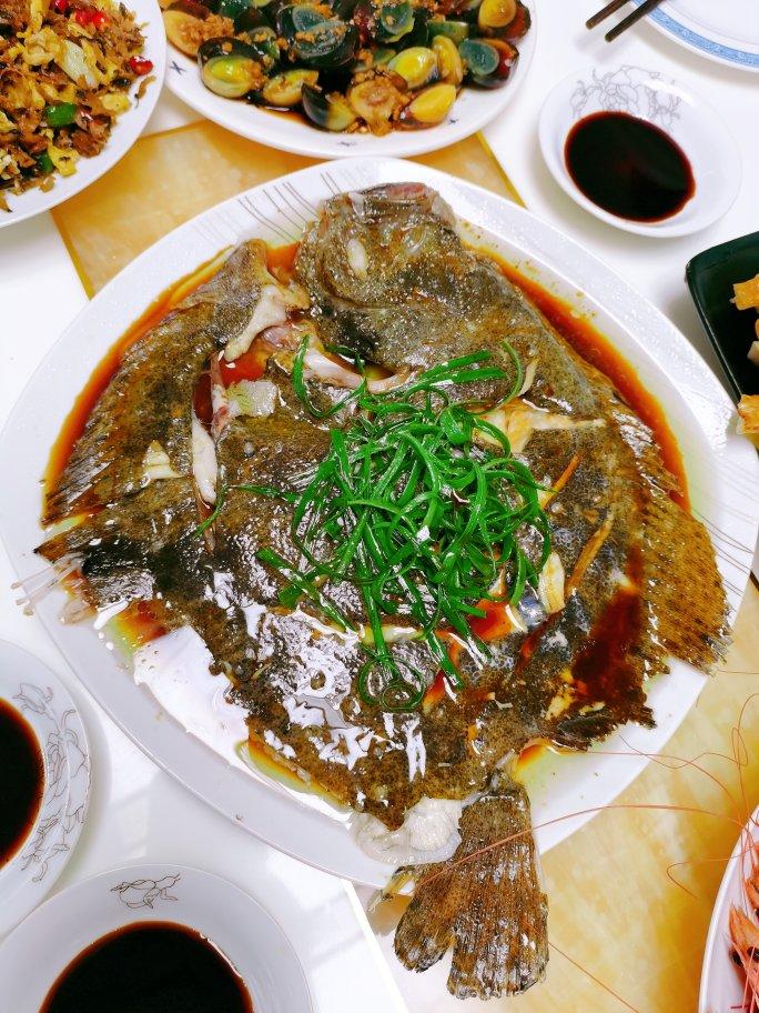 清蒸多宝鱼（黄鱼、鲈鱼、桂鱼……）